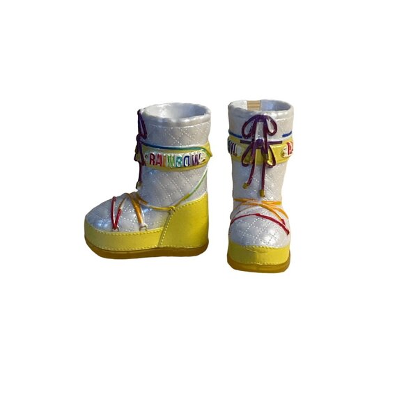 Rainbow High Winter Break Sunny Madison Replacement Shoes Snow Boots Rainbow - Picture 3 of 7